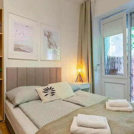June C Studio W/Small Balcony Krakow Exterior photo