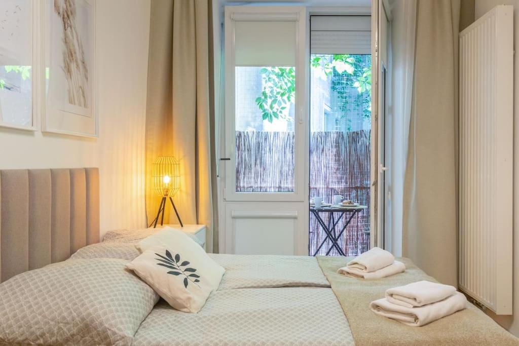June C W/small Balcony Apartment